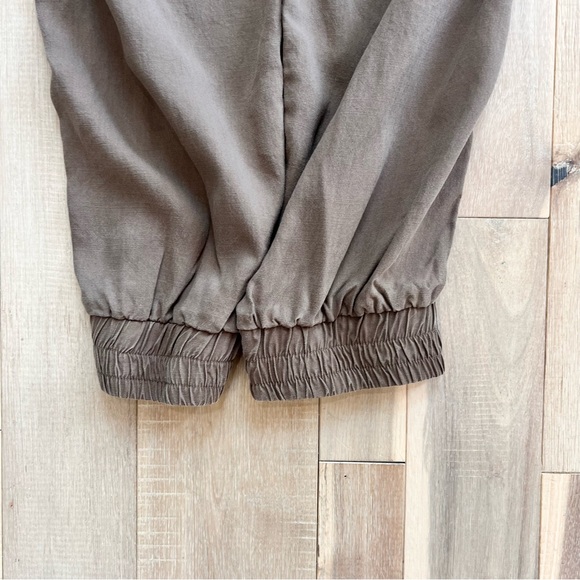 Bella Dahl Brown lightweight easy Jogger Pants. Size Small - Picture 8 of 10